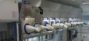 isolatore classe ISO 5 / asettico / per terapia cellulare / da terra