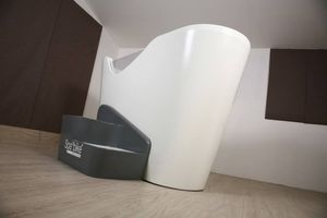 vasca per idromassaggio con lampade di cromoterapia