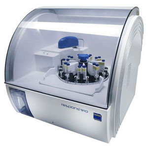 analizzatore biochimico automatizzato / compatto / con dosaggio immunoturbidimetrico / con lettore di codici a barre