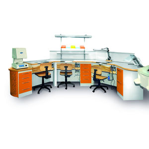 postazione di lavoro per laboratorio odontotecnico