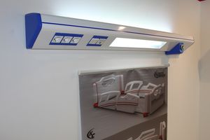 trave testaletto orizzontale / a muro / con illuminazione