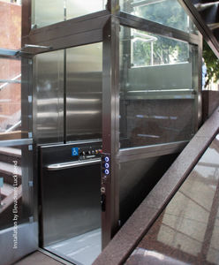 piattaforma elevatrice per sedia a rotelle 1