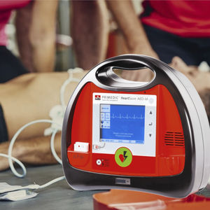 defibrillatore esterno semiautomatico