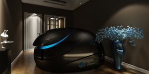 vasca di deprivazione sensoriale con altoparlanti di sonologia