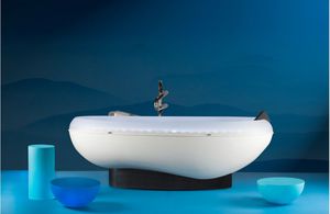 vasca per idromassaggio con lampade di cromoterapia