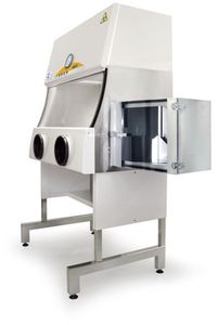cabina di sicurezza microbiologica classe III