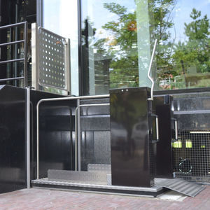 piattaforma elevatrice per sedia a rotelle