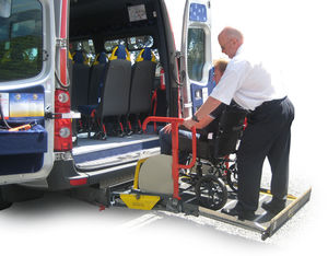 piattaforma elevatrice per sedia a rotelle 1
