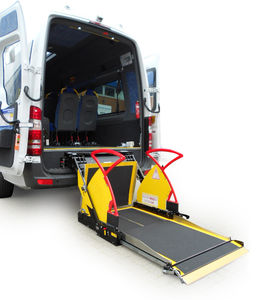 piattaforma elevatrice per sedia a rotelle 1