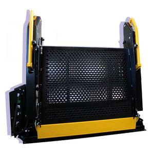 piattaforma elevatrice per sedia a rotelle 1