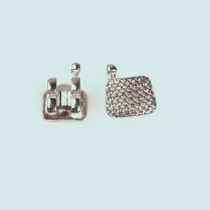 bracket ortodontici in metallo