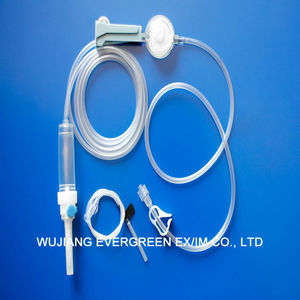 set di infusione intravenoso