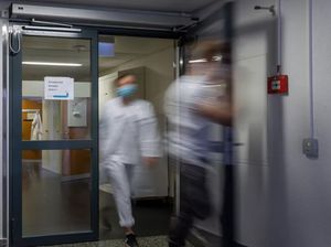 pannello di controllo per porta per sala di ospedale 1