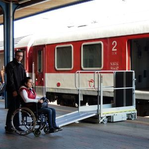 piattaforma elevatrice per sedia a rotelle