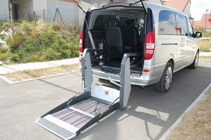 piattaforma elevatrice per sedia a rotelle 1