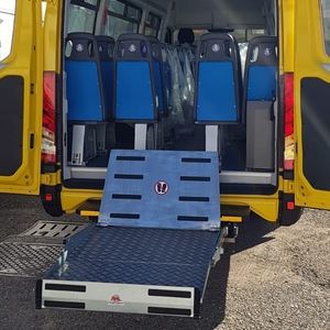 piattaforma elevatrice per sedia a rotelle 1