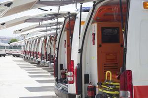 ambulanza per terapia intensiva / paramedicale / furgone / furgoncino