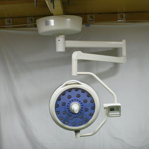 lampada scialitica a soffitto 1