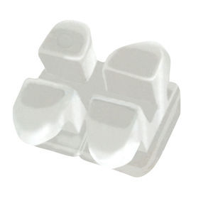 bracket ortodontici in ceramica 1