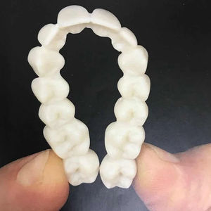 materiale odontoiatrico in PMMA