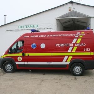 ambulanza per terapia intensiva