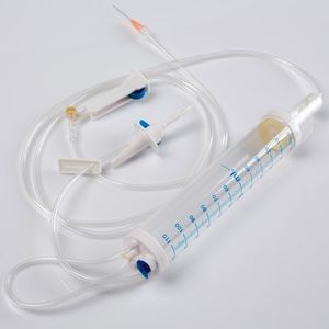 set di infusione con filtro per la prevenzione della contaminazione da particelle 1