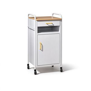 comodino con cassetti 1