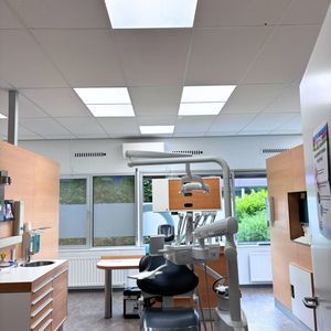 pannello LED per clinica odontoiatrica