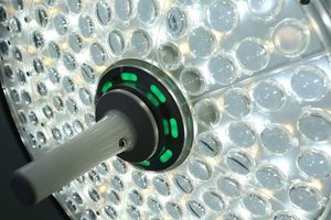 lampada scialitica a soffitto