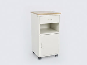 comodino con rotelle 1