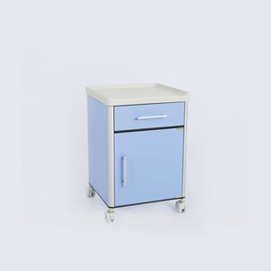 comodino con rotelle 1