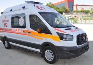 ambulanza per terapia intensiva