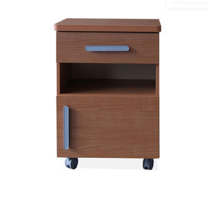 comodino con rotelle 1