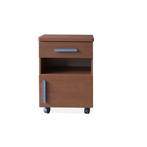 comodino con rotelle 1