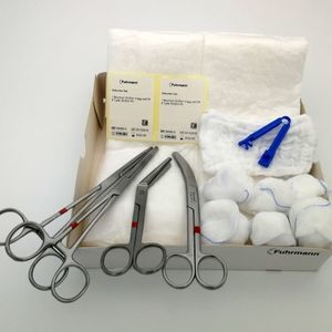 strumentario chirurgico per parto/episiotomia 1