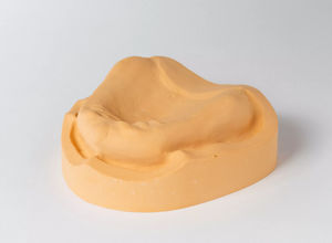 materiale odontoiatrico in pietra