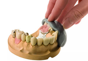 materiale odontoiatrico in silicone