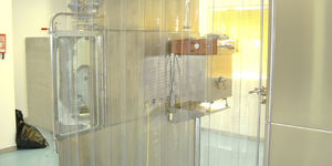 armadietto di distribuzione automatica di farmaci