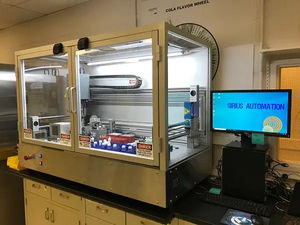 sistema di automazione di laboratorio per manipolazione di liquidi
