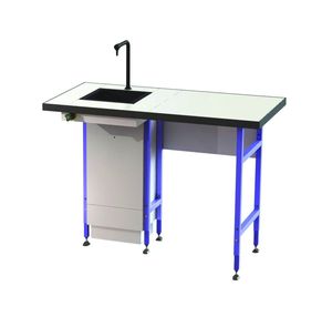 banco da laboratorio con lavandino