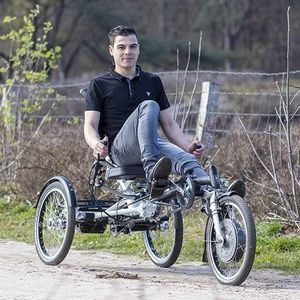 triciclo ortopedico a pedali