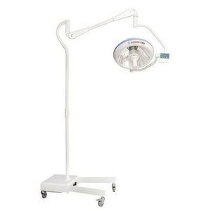 lampada scialitica su piantana 1
