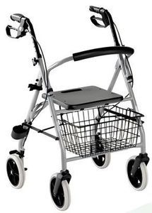 deambulatore rollator a 4 ruote 1
