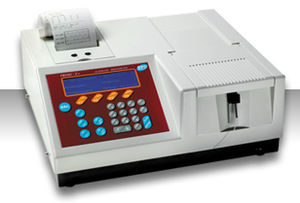 analizzatore biochimico semiautomatico / per diagnosi clinica / da banco / con dosaggio immunoturbidimetrico