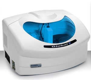 analizzatore biochimico automatico / per diagnosi clinica / da banco / random access