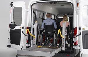 veicolo per disabili furgone