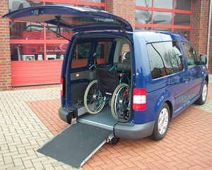 veicolo per disabili furgone