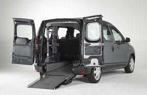 veicolo per disabili furgone