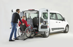 veicolo per disabili furgone