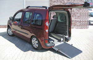 veicolo per disabili furgone